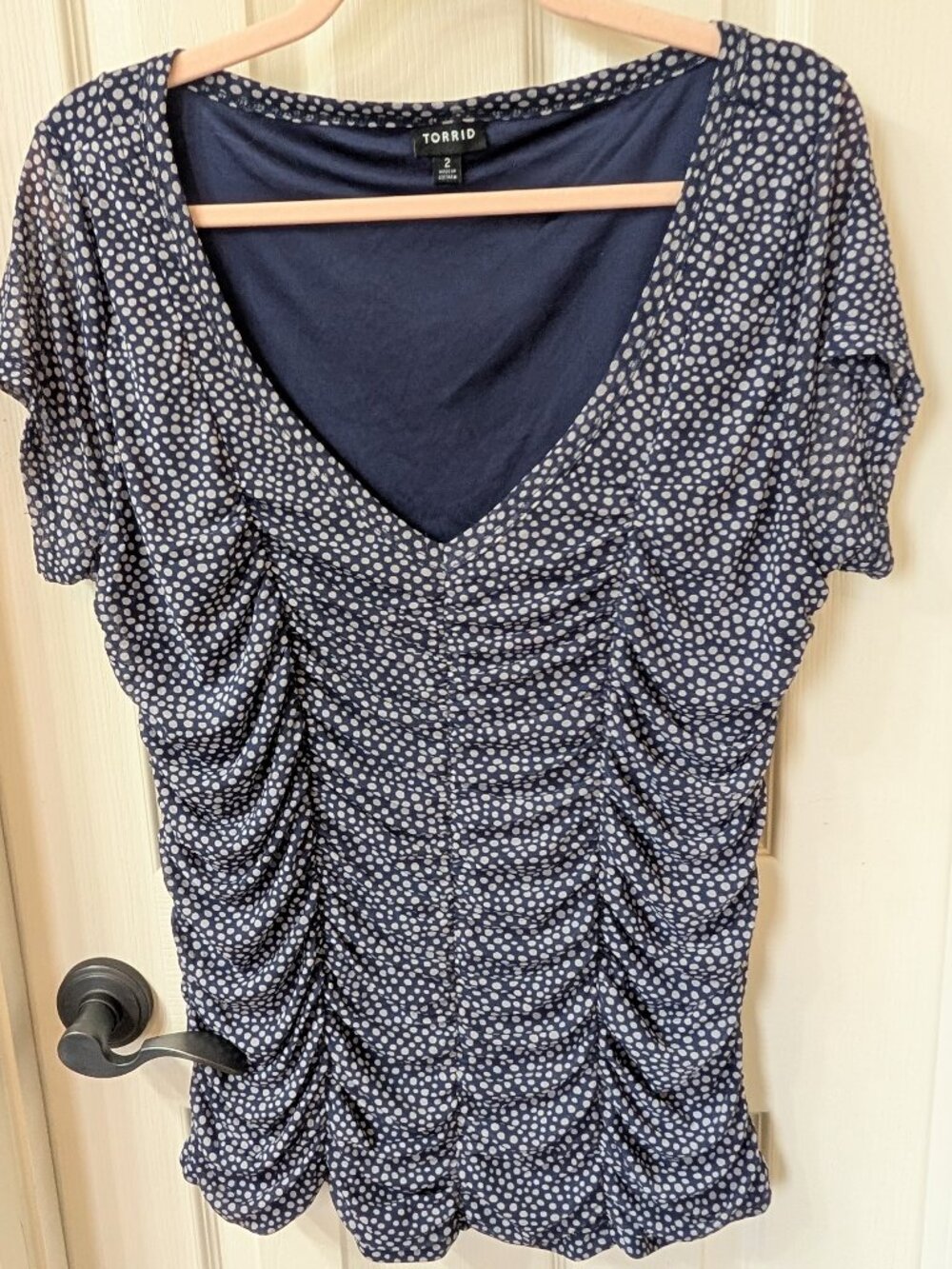 Torrid Navy Blue White Polka Dot Stretch Ruched Top Size 2